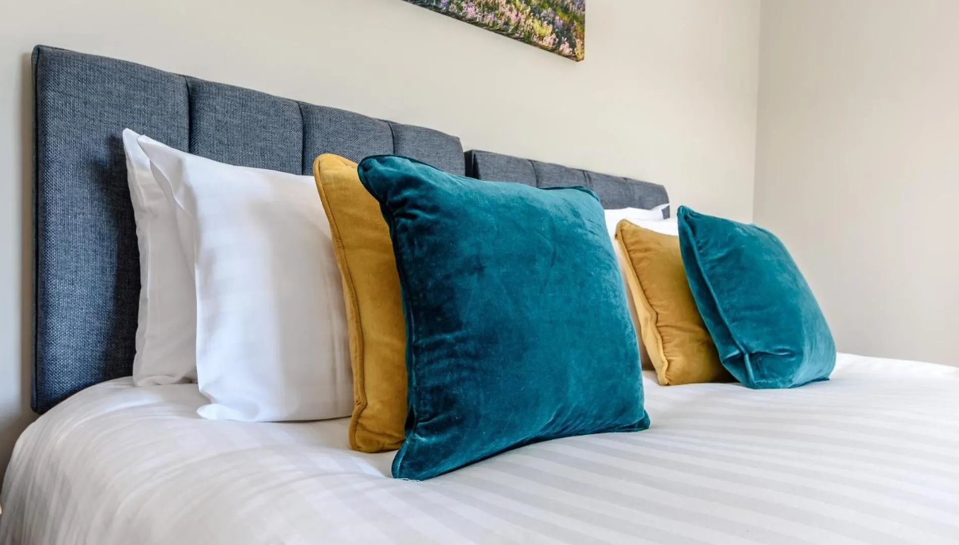 3 Bed In York 79525 Villa Deighton